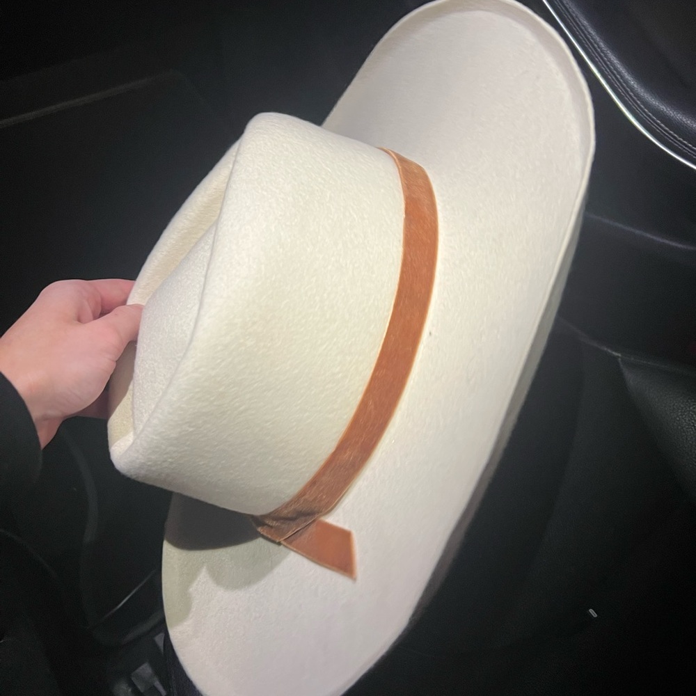 Lack of Color Val Diamond White Wool Hat LIKE NEW Medium 57cm Orange Velvet